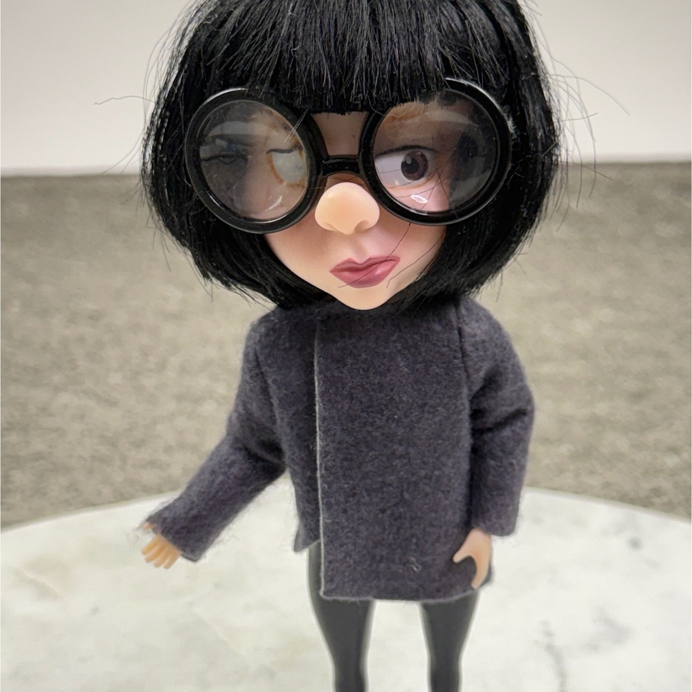 Disney Pixar The Incredibles Edna Mode Doll Figure Missing Skirt As Is